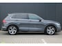 Volkswagen Tiguan 1.5 TSI R-Line | Panoramadak | Trekhaak | Camera | Stoelverwarming |