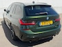 BMW 3-Serie Touring 330e High Individual M pakket LASER PANO ACC DODEHOEK CARBON TREKHAAK AMBIENT BLACKLINE