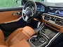 BMW 3-Serie Touring 330e High Individual M pakket LASER PANO ACC DODEHOEK CARBON TREKHAAK AMBIENT BLACKLINE