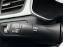 Renault Captur 1.6 E-Tech Hybrid 145 Intens Apple Carplay/Android Auto , electronic climate controle , Camera , cruise , tel , lm velgen , parkeersensoren , navi groot scherm .
