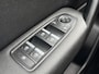 Renault Captur 1.6 E-Tech Hybrid 145 Intens Apple Carplay/Android Auto , electronic climate controle , Camera , cruise , tel , lm velgen , parkeersensoren , navi groot scherm .