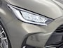 Toyota Yaris 1.5 Hybrid 130 Executive | BTW Voertuig | Dodehoek detectie | Stoel+Stuurverwarming | Parkeersensoren voor+achter | draadloze lader telefoon | Cruise Control Adaptive | Climate Control | Apple CarPlay/Android Auto |