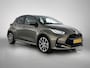 Toyota Yaris 1.5 Hybrid 130 Executive | BTW Voertuig | Dodehoek detectie | Stoel+Stuurverwarming | Parkeersensoren voor+achter | draadloze lader telefoon | Cruise Control Adaptive | Climate Control | Apple CarPlay/Android Auto |