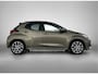 Toyota Yaris 1.5 Hybrid 130 Executive | BTW Voertuig | Dodehoek detectie | Stoel+Stuurverwarming | Parkeersensoren voor+achter | draadloze lader telefoon | Cruise Control Adaptive | Climate Control | Apple CarPlay/Android Auto |