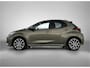 Toyota Yaris 1.5 Hybrid 130 Executive | BTW Voertuig | Dodehoek detectie | Stoel+Stuurverwarming | Parkeersensoren voor+achter | draadloze lader telefoon | Cruise Control Adaptive | Climate Control | Apple CarPlay/Android Auto |