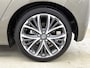 Toyota Yaris 1.5 Hybrid 130 Executive | BTW Voertuig | Dodehoek detectie | Stoel+Stuurverwarming | Parkeersensoren voor+achter | draadloze lader telefoon | Cruise Control Adaptive | Climate Control | Apple CarPlay/Android Auto |