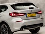 BMW 1-Serie 118i Sport Automaat (VIRTUAL COCKPIT, DEALER ONDERHOUDEN, NAP, APPLE CARPLAY, GROOT NAVI, LEDER, SPORTSTOELEN, PARKEERSENSOREN, CRUISE, NIEUWSTAAT)