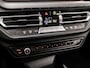 BMW 1-Serie 118i Sport Automaat (VIRTUAL COCKPIT, DEALER ONDERHOUDEN, NAP, APPLE CARPLAY, GROOT NAVI, LEDER, SPORTSTOELEN, PARKEERSENSOREN, CRUISE, NIEUWSTAAT)