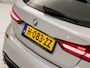 BMW 1-Serie 118i Sport Automaat (VIRTUAL COCKPIT, DEALER ONDERHOUDEN, NAP, APPLE CARPLAY, GROOT NAVI, LEDER, SPORTSTOELEN, PARKEERSENSOREN, CRUISE, NIEUWSTAAT)