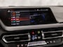 BMW 1-Serie 118i Sport Automaat (VIRTUAL COCKPIT, DEALER ONDERHOUDEN, NAP, APPLE CARPLAY, GROOT NAVI, LEDER, SPORTSTOELEN, PARKEERSENSOREN, CRUISE, NIEUWSTAAT)