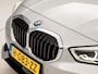 BMW 1-Serie 118i Sport Automaat (VIRTUAL COCKPIT, DEALER ONDERHOUDEN, NAP, APPLE CARPLAY, GROOT NAVI, LEDER, SPORTSTOELEN, PARKEERSENSOREN, CRUISE, NIEUWSTAAT)
