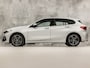 BMW 1-Serie 118i Sport Automaat (VIRTUAL COCKPIT, DEALER ONDERHOUDEN, NAP, APPLE CARPLAY, GROOT NAVI, LEDER, SPORTSTOELEN, PARKEERSENSOREN, CRUISE, NIEUWSTAAT)