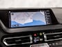 BMW 1-Serie 118i Sport Automaat (VIRTUAL COCKPIT, DEALER ONDERHOUDEN, NAP, APPLE CARPLAY, GROOT NAVI, LEDER, SPORTSTOELEN, PARKEERSENSOREN, CRUISE, NIEUWSTAAT)