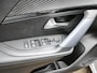 Peugeot 2008 1.2 PureTech Blue Lease Allure Navi-Carplay Led Stoelverwarming 360-Camera 3D-Cockpit