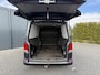 Volkswagen Transporter 2.0 TDI 111 PK HIGHLINE / STARLIGHT BLUE METALLIC / L2H1 / TREKHAAK / CAMERA / CRUISE / AIRCO