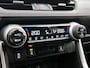 Toyota RAV4 2.5 Plug-in Hybrid AWD Style | BTW Voertuig | Stoelverwarming | Parkeersensoren voor+achter | Elektrische achterklep | Elektrisch verstelbare stoel | Cruise Control Adaptive | Apple CarPlay/Android Auto | 1500KG Trekgewi