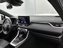 Toyota RAV4 2.5 Plug-in Hybrid AWD Style | BTW Voertuig | Stoelverwarming | Parkeersensoren voor+achter | Elektrische achterklep | Elektrisch verstelbare stoel | Cruise Control Adaptive | Apple CarPlay/Android Auto | 1500KG Trekgewi