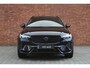 Volvo XC60 2.0 T6 Plug-in hybrid AWD Ultra Black Edition | Luchtvering | Panoramisch schuif-/ kanteldak | Bowers & Wilkins | Gelamineerde zijruiten | Geventileerde voorstoelen | Massage functie op de voorstoelen | 22 inch. lichtmetalen velgen | Extra getint glas | Head up display | Volvo guard | Elektrisch verstelbare voorstoelen met geheugenfunctie | 360 graden camera | Stoel-/ stuurwielverwarming | Verwarmde achterbank | Pilot assist | BLIS | Apple carplay/ Android auto