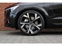 Volvo XC60 2.0 T6 Plug-in hybrid AWD Ultra Black Edition | Luchtvering | Panoramisch schuif-/ kanteldak | Bowers & Wilkins | Gelamineerde zijruiten | Geventileerde voorstoelen | Massage functie op de voorstoelen | 22 inch. lichtmetalen velgen | Extra getint glas | Head up display | Volvo guard | Elektrisch verstelbare voorstoelen met geheugenfunctie | 360 graden camera | Stoel-/ stuurwielverwarming | Verwarmde achterbank | Pilot assist | BLIS | Apple carplay/ Android auto
