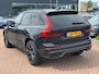 Volvo XC60 2.0 T8 Plug-in Hybrid AWD Ultra Black Edition | PHEV | 360 Graden Camera | Harman Kardon Audio | Head-up Display | Panoramadak | Lichtmetalen Velgen 21 inch | Sportstoelen | Stoelverwarming voor en achter | Navigatie Google Maps | Apple Carplay | Android Auto | Keyless Entry | Elektrische Achterklep