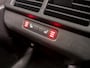 Land Rover Range Rover Evoque 2.0 P250 AWD R-Dynamic First Edition 249Pk Automaat (PANORAMADAK, APPLE CARPLAY, HEAD-UP DISPLAY, MEMORY SEATS, MERIDIAN AUDIO, STUUR/STOELVERWARMING, CAMERA, ADAPTIVE CRUISE, NIEUWSTAAT)