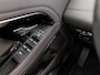 Land Rover Range Rover Evoque 2.0 P250 AWD R-Dynamic First Edition 249Pk Automaat (PANORAMADAK, APPLE CARPLAY, HEAD-UP DISPLAY, MEMORY SEATS, MERIDIAN AUDIO, STUUR/STOELVERWARMING, CAMERA, ADAPTIVE CRUISE, NIEUWSTAAT)