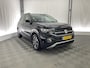 Volkswagen T-Cross 1.0 TSI Life | Apple carplay | Navi | Trekhaak | Cruise adaptief | Dodehoek | Aut. airco | LM velg