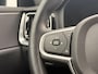 Volvo V60 B3 AUT8 163PK Momentum Advantage | Sport Pack | 19" Lichtmetalen velgen | Glossy Black exterieurdetails | Extra getint glas | Verwarmde voorstoelen & stuurwiel | Apple CarPlay/Android Auto | Cruise Control | Sensus full map navigatie | Pebble Grey Metallic lak | Electroinic Climate Control | Park Assist achter