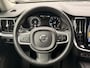Volvo V60 B3 AUT8 163PK Momentum Advantage | Sport Pack | 19" Lichtmetalen velgen | Glossy Black exterieurdetails | Extra getint glas | Verwarmde voorstoelen & stuurwiel | Apple CarPlay/Android Auto | Cruise Control | Sensus full map navigatie | Pebble Grey Metallic lak | Electroinic Climate Control | Park Assist achter