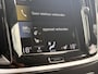 Volvo V60 B3 AUT8 163PK Momentum Advantage | Sport Pack | 19" Lichtmetalen velgen | Glossy Black exterieurdetails | Extra getint glas | Verwarmde voorstoelen & stuurwiel | Apple CarPlay/Android Auto | Cruise Control | Sensus full map navigatie | Pebble Grey Metallic lak | Electroinic Climate Control | Park Assist achter