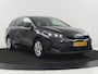 Kia Ceed 1.5 T-GDi DynamicPlusLine | Stoelverwarming | Adaptive cruise | Camera | Carplay | Half leder | Stuurverwarming | Navigatie | Full LED | Side Assist | Climate control | Parkeerhulp | Keyless | Elektrische klep