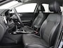Kia Ceed 1.5 T-GDi DynamicPlusLine | Stoelverwarming | Adaptive cruise | Camera | Carplay | Half leder | Stuurverwarming | Navigatie | Full LED | Side Assist | Climate control | Parkeerhulp | Keyless | Elektrische klep