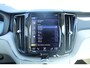 Volvo XC60 T8 Twin Engine AWD Inscription | Panoramadak | BLIS | Head up display | Elektrische voorstoelen met stoelverwarming | Adaptieve cruise control | Luchtvering| Trekhaak| Apple carplay/Android auto | Parkeercamera | Alarmklasse 3