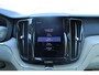 Volvo XC60 T8 Twin Engine AWD Inscription | Panoramadak | BLIS | Head up display | Elektrische voorstoelen met stoelverwarming | Adaptieve cruise control | Luchtvering| Trekhaak| Apple carplay/Android auto | Parkeercamera | Alarmklasse 3