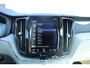 Volvo XC60 T8 Twin Engine AWD Inscription | Panoramadak | BLIS | Head up display | Elektrische voorstoelen met stoelverwarming | Adaptieve cruise control | Luchtvering| Trekhaak| Apple carplay/Android auto | Parkeercamera | Alarmklasse 3