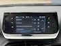Peugeot 2008 1.2 Turbo 100 PK Active Pack | Hoge Instap | Achteruitrij-Camera | LED-Dagrijverlichting | Stoelverwarming | Apple-Carplay | Climate Control | Dealer Onderhouden | Cruise Control |
