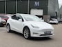 Tesla Model Y Long Range AWD 75 kWh SOH 92% | AFNEEMBARE TREKHAAK| ENHANCED AUTOPILOT| RESTERENDE ALGEMENE FABRIEKSGARANTIE TESLA T/M 03-2028 OF 80.000KM| ACCU + AANDRIJFLIJN T/M 03-2032/ 192.000KM| RIJKLAAR GELEVERD