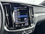 Volvo V60 B4 R-Design | 18" | Trekhaak | Elektr. verst. best. Stoel | Adaptieve Cruise | BLIS | Keyless | Elektr. Achterklep