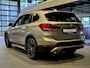 BMW X1 xDrive25e High Executive Sportline | Bruin leder | Camera | HUD | Trekhaak | 4x4