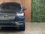 Volvo XC90 T8 AWD Recharge Inscription | 360° Camera | Head-Up Display | Adaptieve Cruise Control | Stoel en Stuurwielverwarming | Full LED Meesturende koplampen | Pilot Assist | BLIS Dode Hoek Detectie | Schuifdak | Elektrische voorstoelen geheugen | Lederen bekleding | Zitting verlenging voorstoelen | 20 Inch | Keyless Drive | Parkeersensoren voor+achter | Privacy Glass | Elektrisch bedienbare achterklep | 7-Persoons | 4-Zone Climate Control | Verlichte instaplijsten | DAB Radio | Apple Carplay/Android Auto | Volvo On Call met mobiele App functie | Denim Blue Metallic |