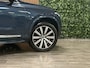 Volvo XC90 T8 AWD Recharge Inscription | 360° Camera | Head-Up Display | Adaptieve Cruise Control | Stoel en Stuurwielverwarming | Full LED Meesturende koplampen | Pilot Assist | BLIS Dode Hoek Detectie | Schuifdak | Elektrische voorstoelen geheugen | Lederen bekleding | Zitting verlenging voorstoelen | 20 Inch | Keyless Drive | Parkeersensoren voor+achter | Privacy Glass | Elektrisch bedienbare achterklep | 7-Persoons | 4-Zone Climate Control | Verlichte instaplijsten | DAB Radio | Apple Carplay/Android Auto | Volvo On Call met mobiele App functie | Denim Blue Metallic |