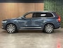 Volvo XC90 T8 AWD Recharge Inscription | 360° Camera | Head-Up Display | Adaptieve Cruise Control | Stoel en Stuurwielverwarming | Full LED Meesturende koplampen | Pilot Assist | BLIS Dode Hoek Detectie | Schuifdak | Elektrische voorstoelen geheugen | Lederen bekleding | Zitting verlenging voorstoelen | 20 Inch | Keyless Drive | Parkeersensoren voor+achter | Privacy Glass | Elektrisch bedienbare achterklep | 7-Persoons | 4-Zone Climate Control | Verlichte instaplijsten | DAB Radio | Apple Carplay/Android Auto | Volvo On Call met mobiele App functie | Denim Blue Metallic |
