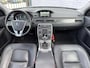 Volvo XC70 2.0 T5 FWD Summum | Trekhaak | Schuifdak | Parkeersensoren | BLIS | Cruise Control Adaptief | Lederen Bekleding | Bi-Xenon | Stoelverwarming | Elektrische Achterklep