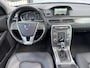 Volvo XC70 2.0 T5 FWD Summum | Trekhaak | Schuifdak | Parkeersensoren | BLIS | Cruise Control Adaptief | Lederen Bekleding | Bi-Xenon | Stoelverwarming | Elektrische Achterklep