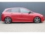 Mercedes-Benz B-klasse 200 Business Solution AMG | Incl. 12 Maanden garantie | Stoelverwarming | Elektrische trekhaak | Cruise control | Climate control | Parkeersensoren | Parkeercamera | Navigatie |