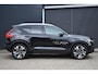 Volvo XC40 B4 Business Edition | 20' Lichtmetalen velgen | Keyless | BLIS | Adaptieve Cruise Control | Pilot Assist | Elektrische achterklep | Parkeer Camera | Extra getint glas | Stoel en stuurverwarming |