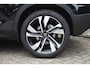 Volvo XC40 B4 Business Edition | 20' Lichtmetalen velgen | Keyless | BLIS | Adaptieve Cruise Control | Pilot Assist | Elektrische achterklep | Parkeer Camera | Extra getint glas | Stoel en stuurverwarming |