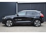 Volvo XC40 B4 Business Edition | 20' Lichtmetalen velgen | Keyless | BLIS | Adaptieve Cruise Control | Pilot Assist | Elektrische achterklep | Parkeer Camera | Extra getint glas | Stoel en stuurverwarming |