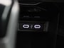 Volkswagen T-Roc Cabrio 1.5 TSI R-Line 150 PK| Dealeronderhouden | Leder Interieur | Trekhaak | Navigatie Pro | Stoelverwarming | Achteruitrijcamera | Climatronic | LED Matrix