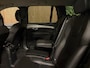 Volvo XC90 T8 AWD Recharge R-Design | Luchtvering | Trekhaak | 360 Camera | Harman Kardon | Adaptieve Cruise Control | Stoelverwarming voor+achter | Stuurwielverwarming | Standkachel met Volvo On Call App | 20 Inch | Full LED Meesturende koplampen | Pilot Assist | BLIS Dode Hoek Detectie | Elektrische voorstoelen geheugen | Lederen bekleding | Zitting verlenging voorstoelen | Keyless Drive | Parkeersensoren voor+achter | Privacy Glass | Elektrisch bedienbare achterklep | 7-Persoons | 4-Zone Climate Control | DAB Radio | Apple Carplay/Android Auto | Volvo On Call met mobiele App functie | Savile Grey Metallic |